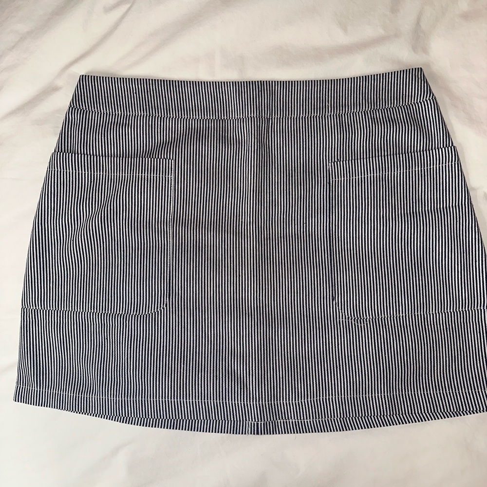 BLUE AND WHITE STRIPED MINI SKIRT